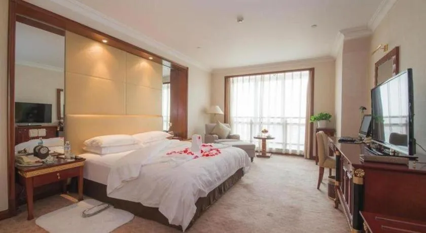 Bed in Dongying Dongsheng Hotel