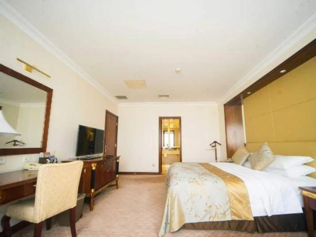 Bed in Dongying Dongsheng Hotel