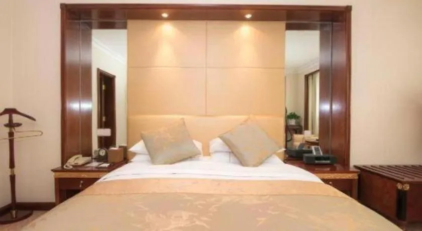 Bed in Dongying Dongsheng Hotel