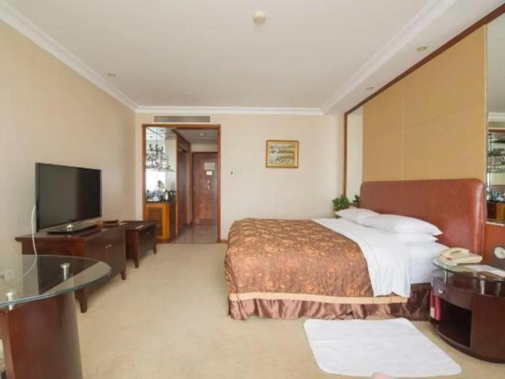 Bed in Dongying Dongsheng Hotel