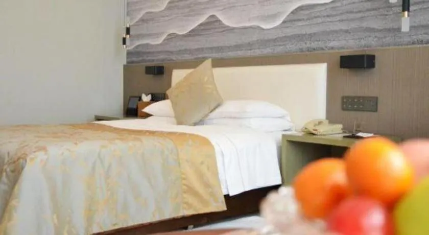 Bed in Dongying Dongsheng Hotel