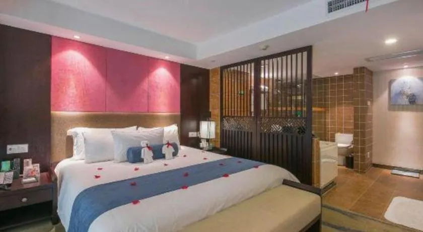 Bed in Ningbo East Shipu Hotel
