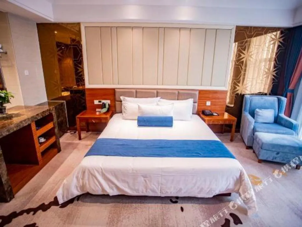 Bed in Ningbo East Shipu Hotel