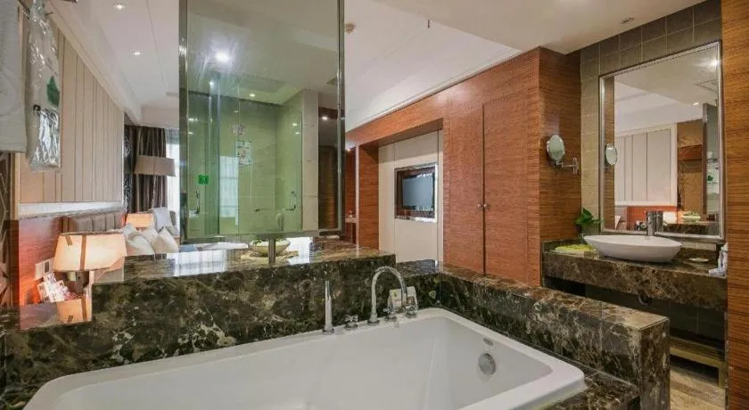 Ningbo East Shipu Hotel