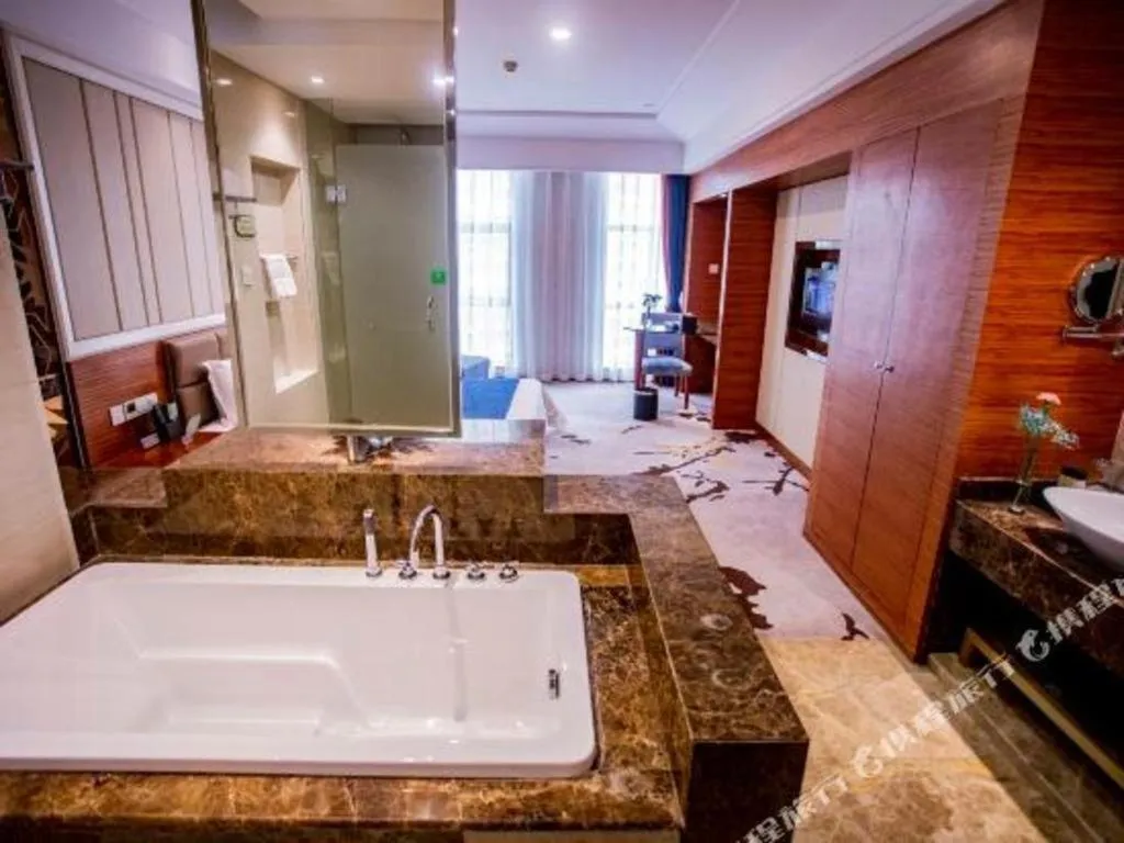 Ningbo East Shipu Hotel