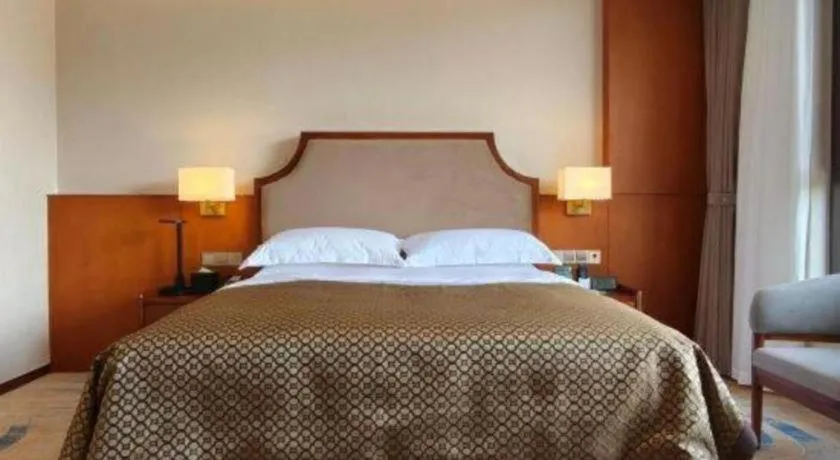 Bed in Lian Yun Hotel