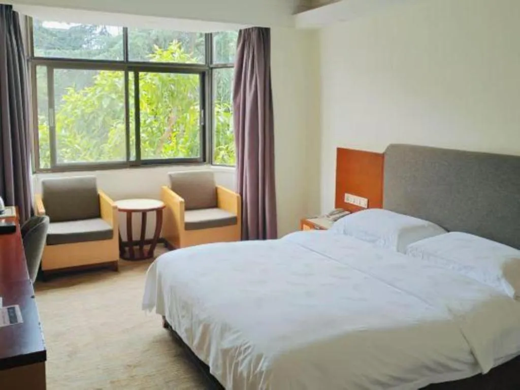 Bed in Lian Yun Hotel