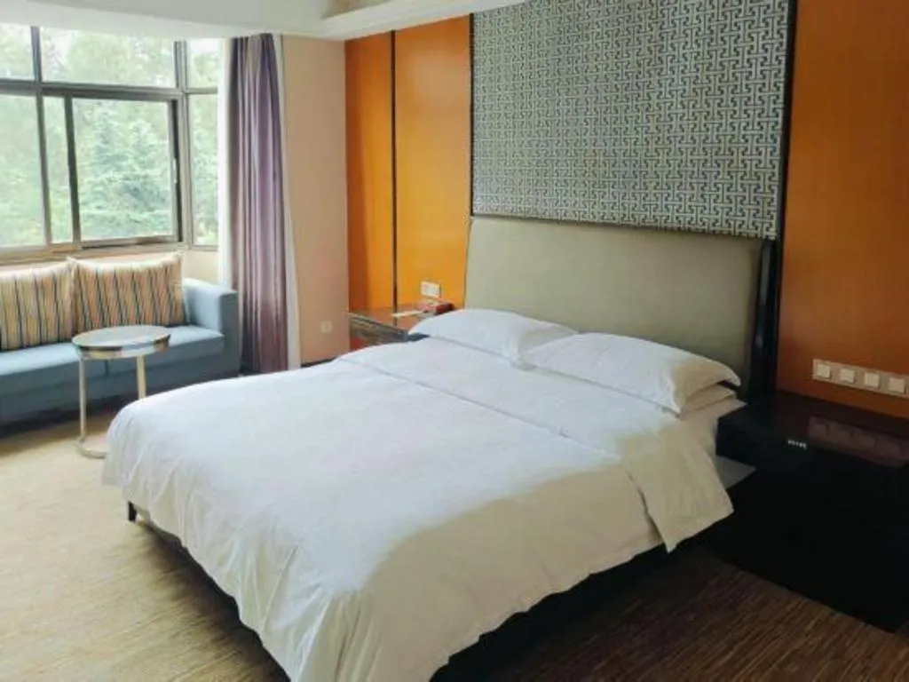 Bed in Lian Yun Hotel