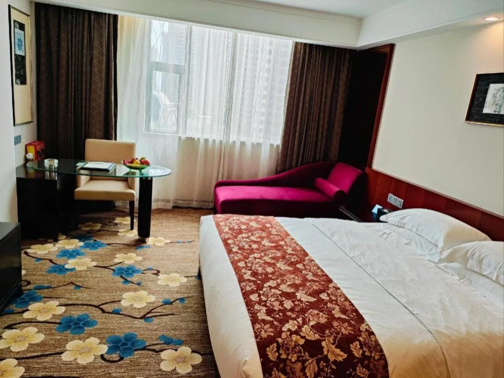 Bed in Centenio International Hotel