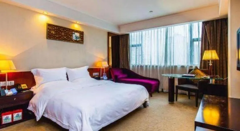 Bed in Centenio International Hotel