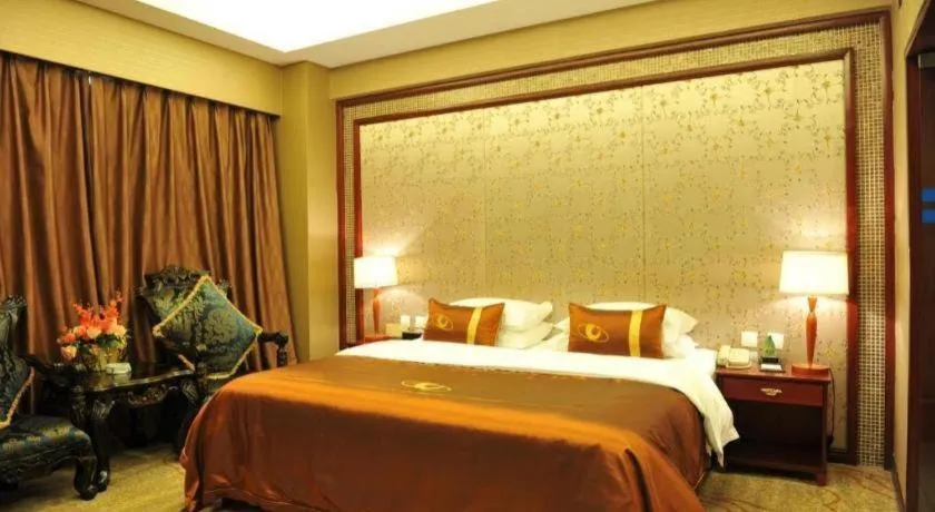 Bed in Kunming Zhong Huang Hotel