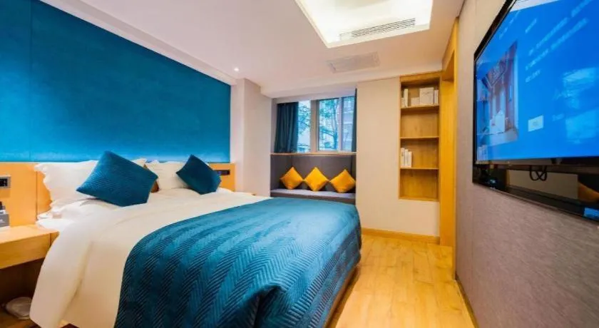 Bed in Xian Katie Eastman Hotel