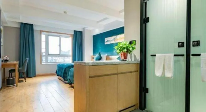 Bed in Xian Katie Eastman Hotel