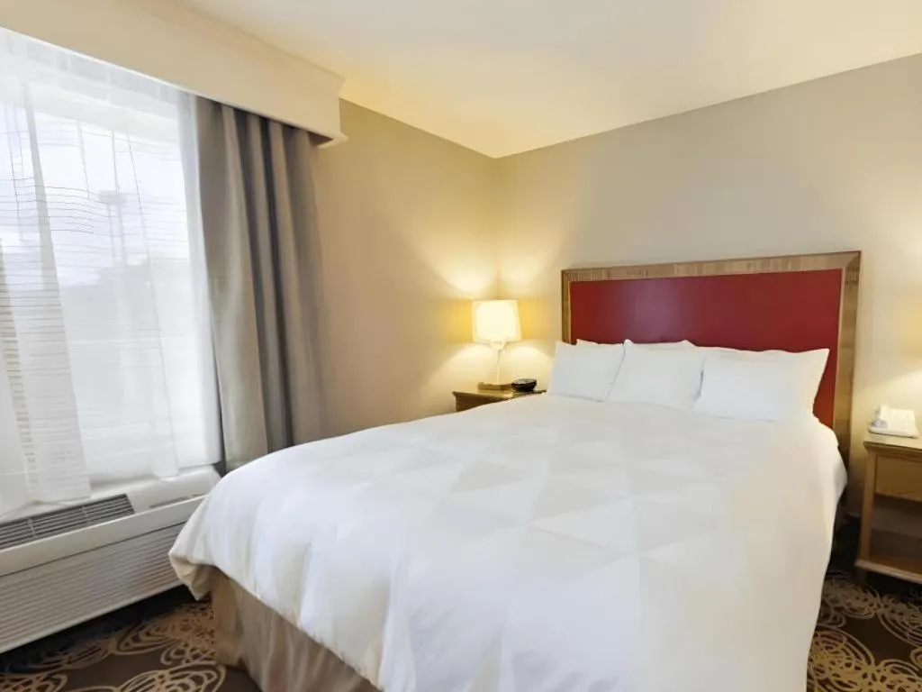 Bed in Hotel San Diego-Rancho Bernardo