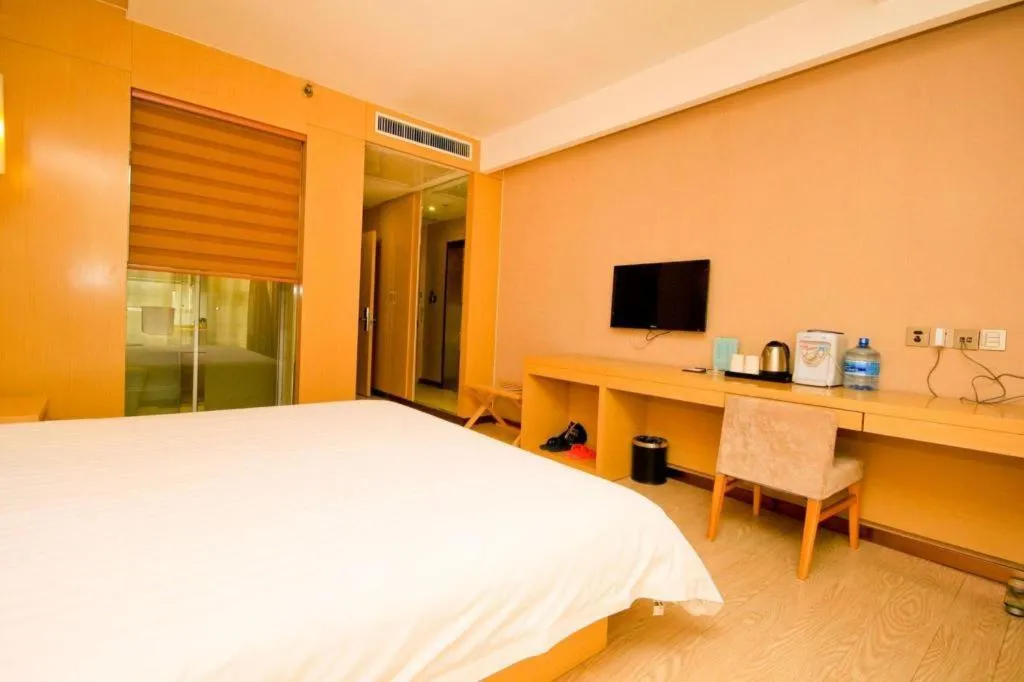 Bed in Xian I-OPAL Hotel