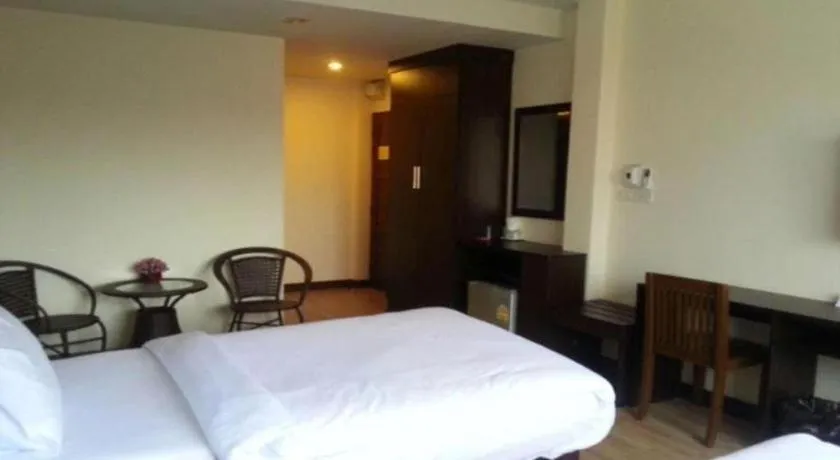 Bed in Ponburi Hotel