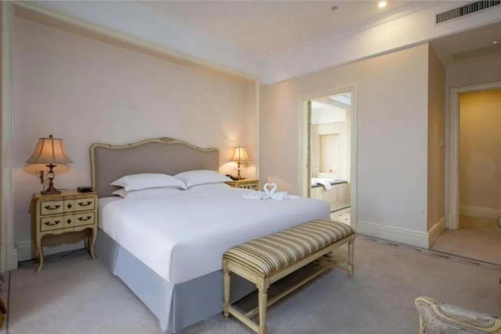 Bed in Zhejiang D.H Hotel