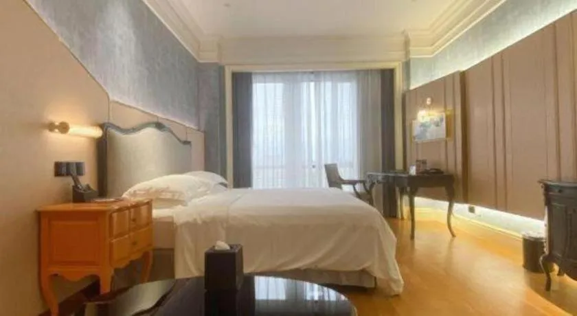 Bed in Zhejiang D.H Hotel