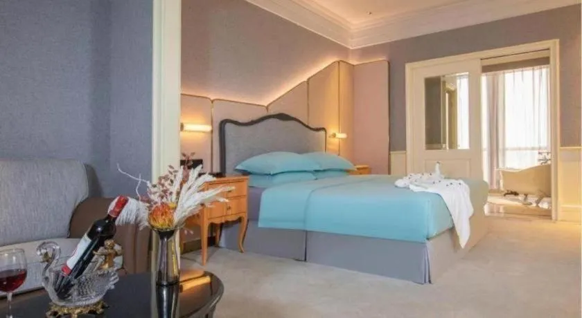 Bed in Zhejiang D.H Hotel