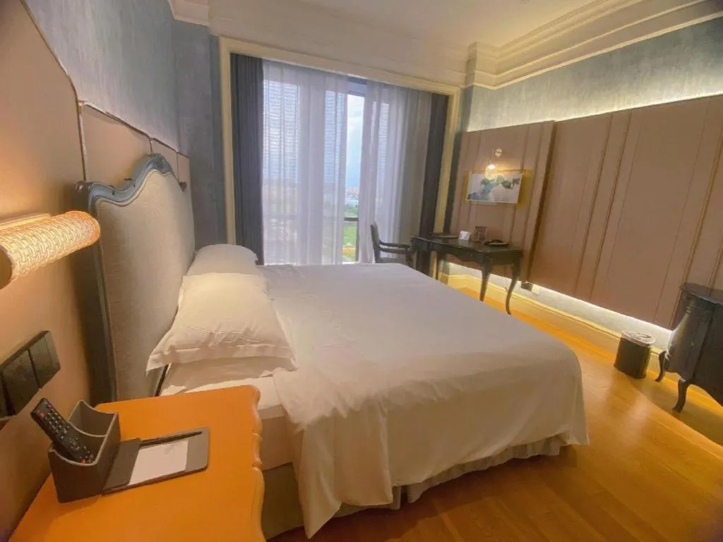 Bed in Zhejiang D.H Hotel