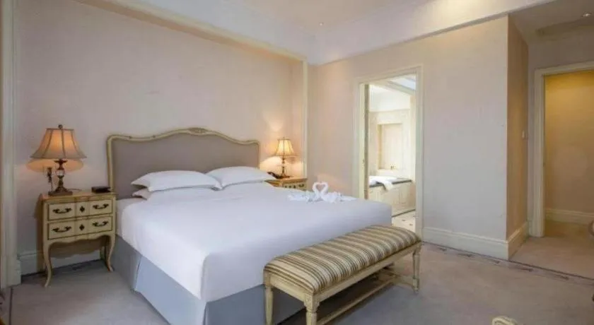 Bed in Zhejiang D.H Hotel