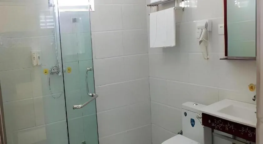 Lijiang Precious Dream Hotel