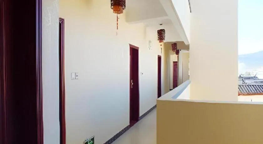 Lijiang Precious Dream Hotel