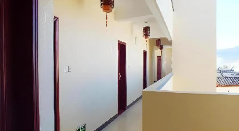 Lijiang Precious Dream Hotel