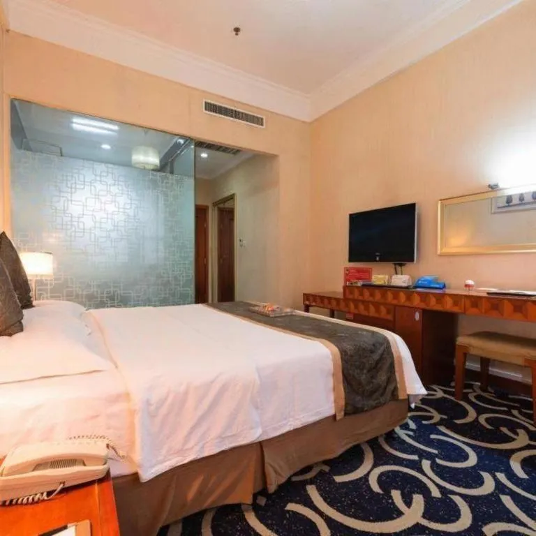 Bed in Pingdingshan Feixing Crowne Plaza Hotel