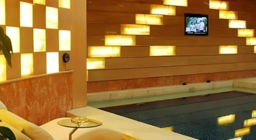 Pingdingshan Feixing Crowne Plaza Hotel