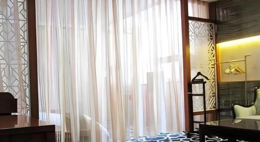 Pingdingshan Feixing Crowne Plaza Hotel