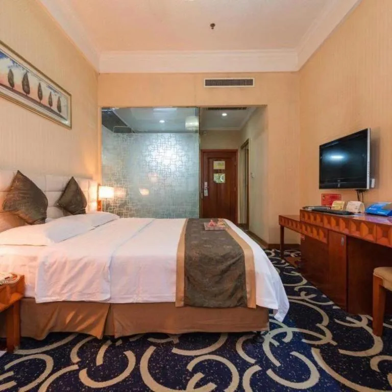 Bed in Pingdingshan Feixing Crowne Plaza Hotel