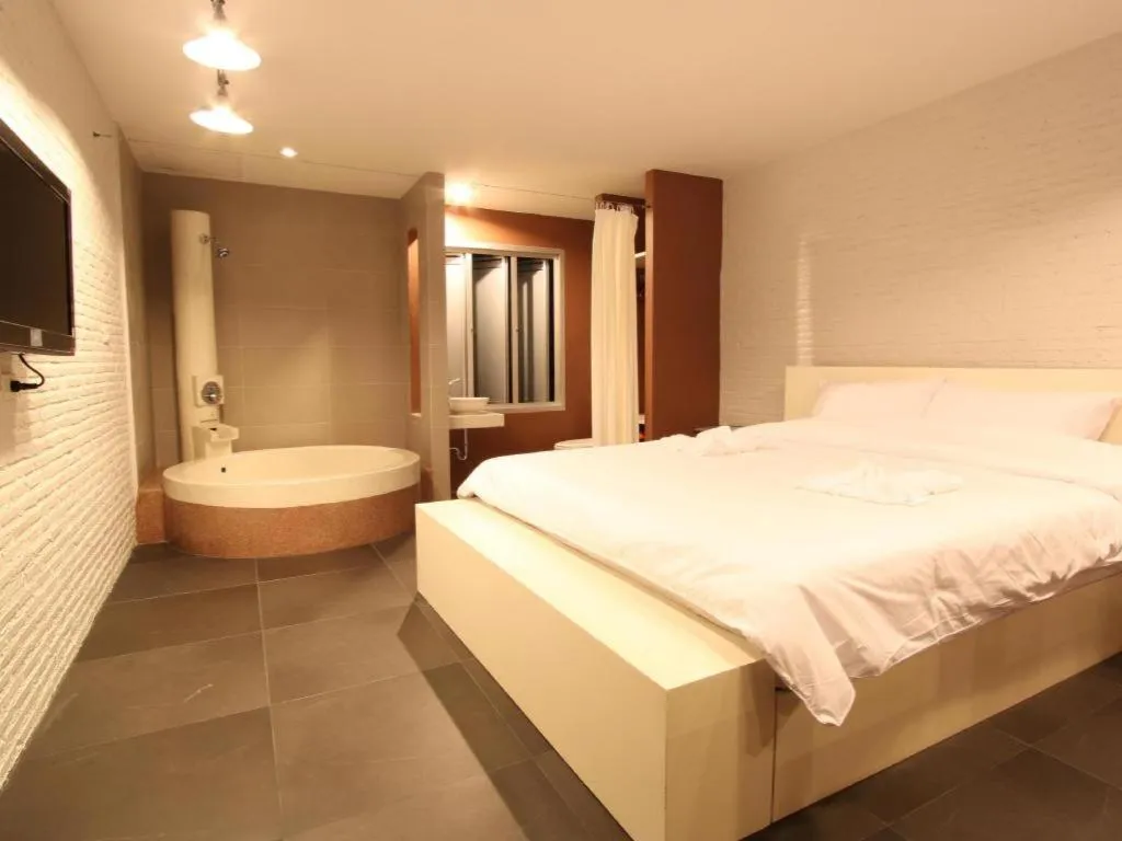 Bed in Z2 Boutique Hotel