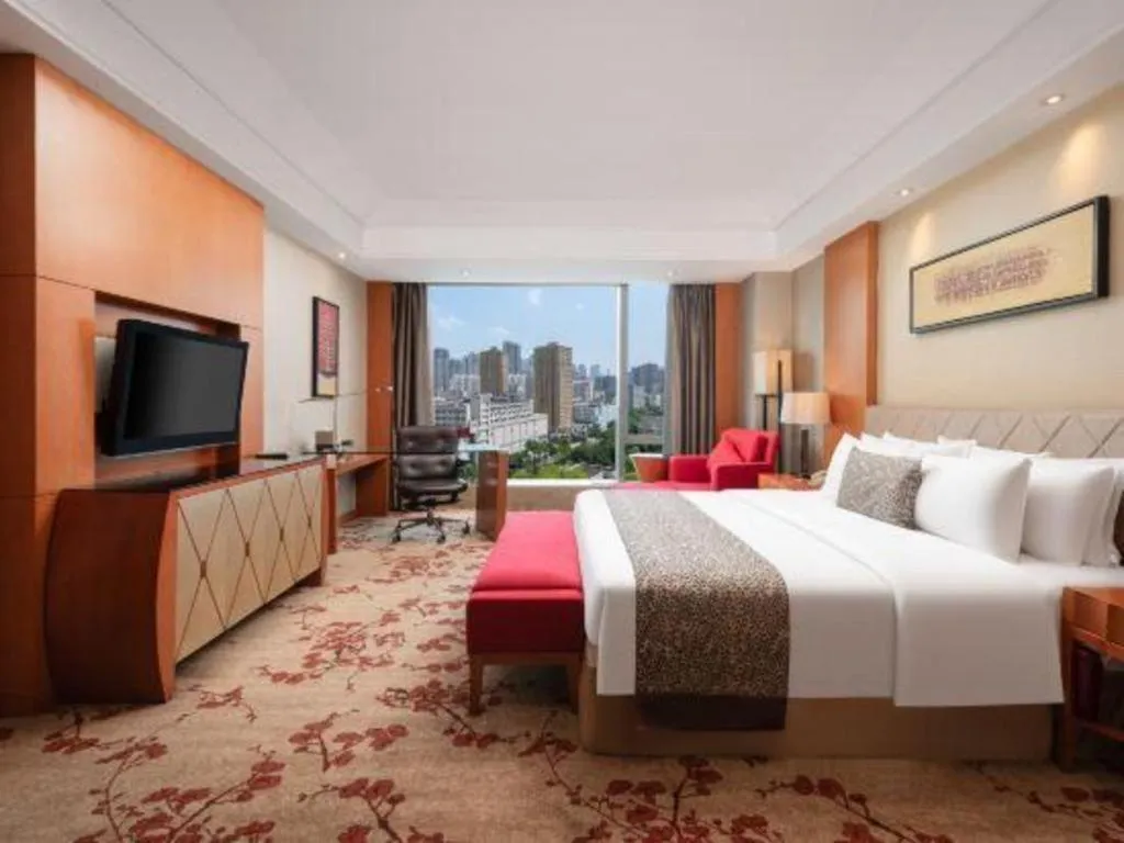 Bed in Wuhan Soluxe Hotel