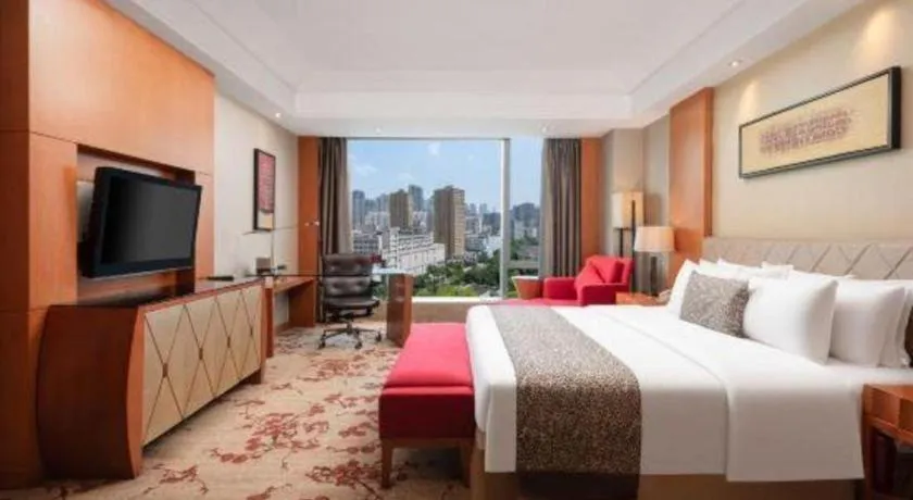 Bed in Wuhan Soluxe Hotel