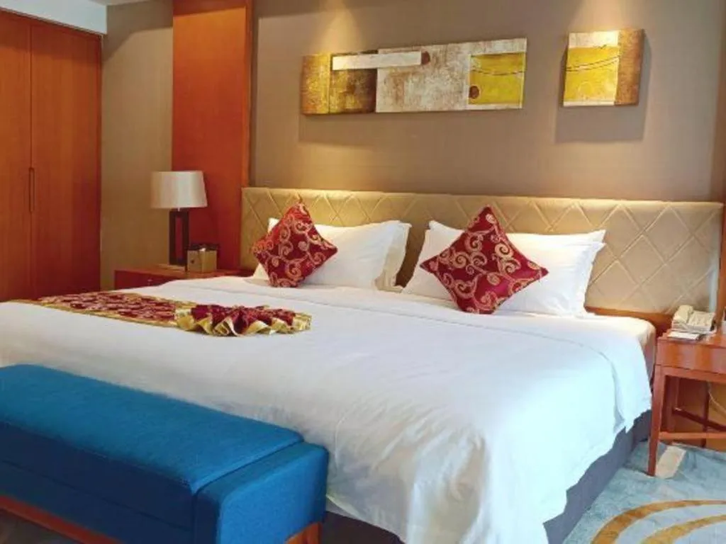Bed in Wuhan Soluxe Hotel