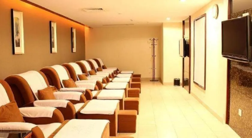 Dongguan Royal Metropolitan Hotel