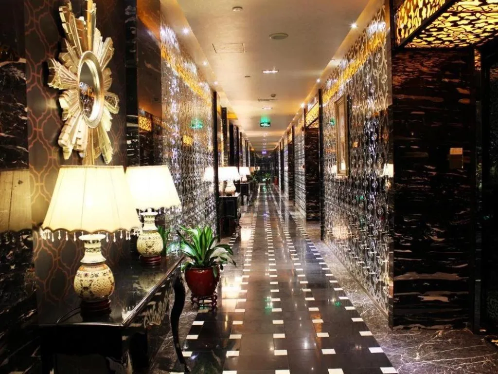 Dongguan Royal Metropolitan Hotel