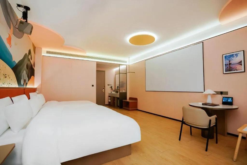 Bed in Quanzhou Binhai Hotel