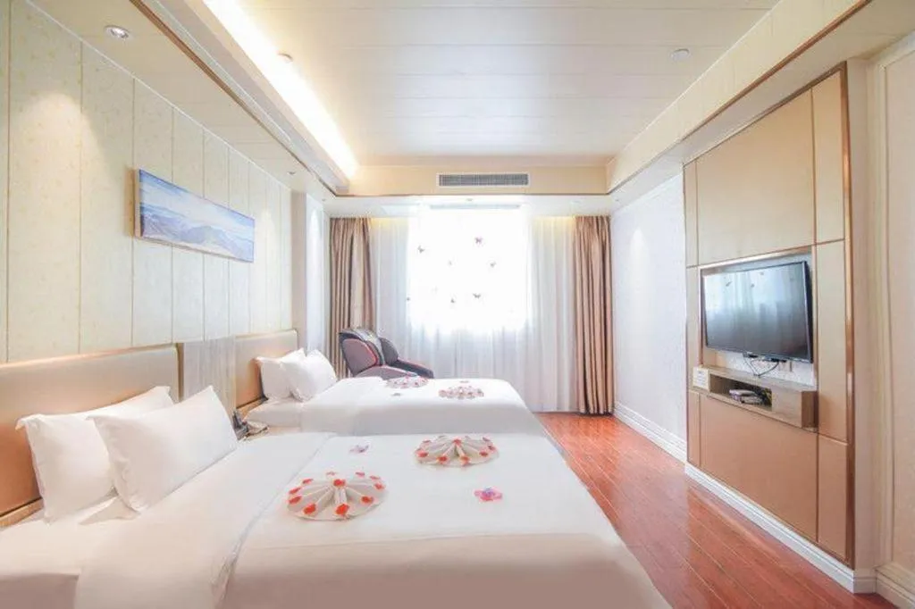 Bed in Quanzhou Binhai Hotel