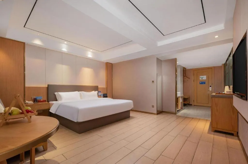 Bed in Quanzhou Binhai Hotel