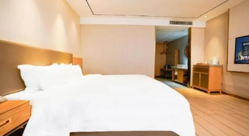 Bed in Quanzhou Binhai Hotel