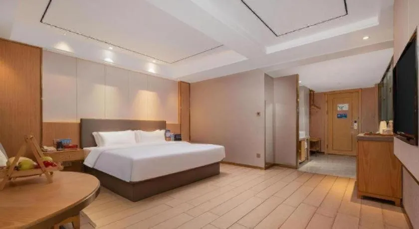 Bed in Quanzhou Binhai Hotel