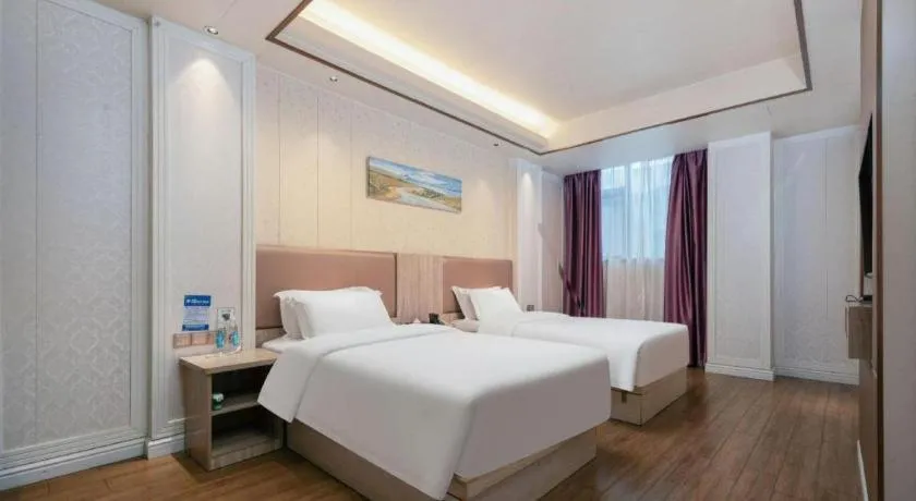 Bed in Quanzhou Binhai Hotel