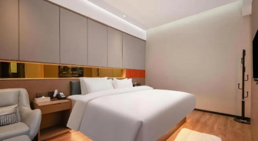 Bed in Quanzhou Binhai Hotel