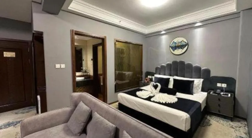 Bed in Dunhuang Dunhe Hotel