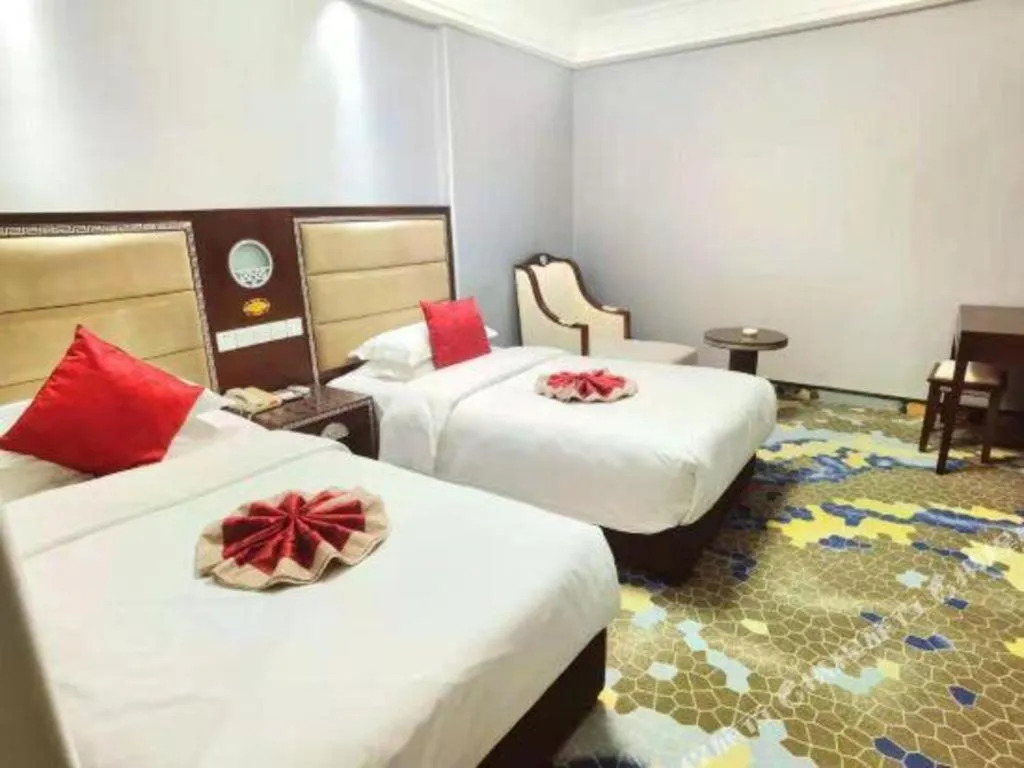 Bed in Dunhuang Dunhe Hotel