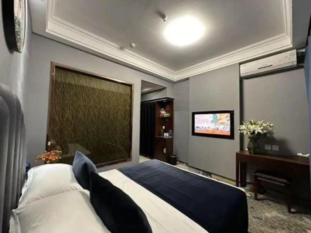 Bed in Dunhuang Dunhe Hotel