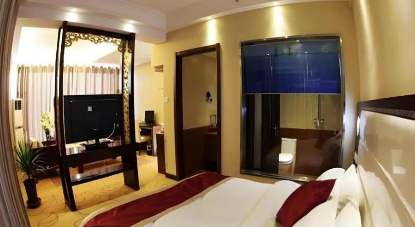 Bed in Dunhuang Dunhe Hotel