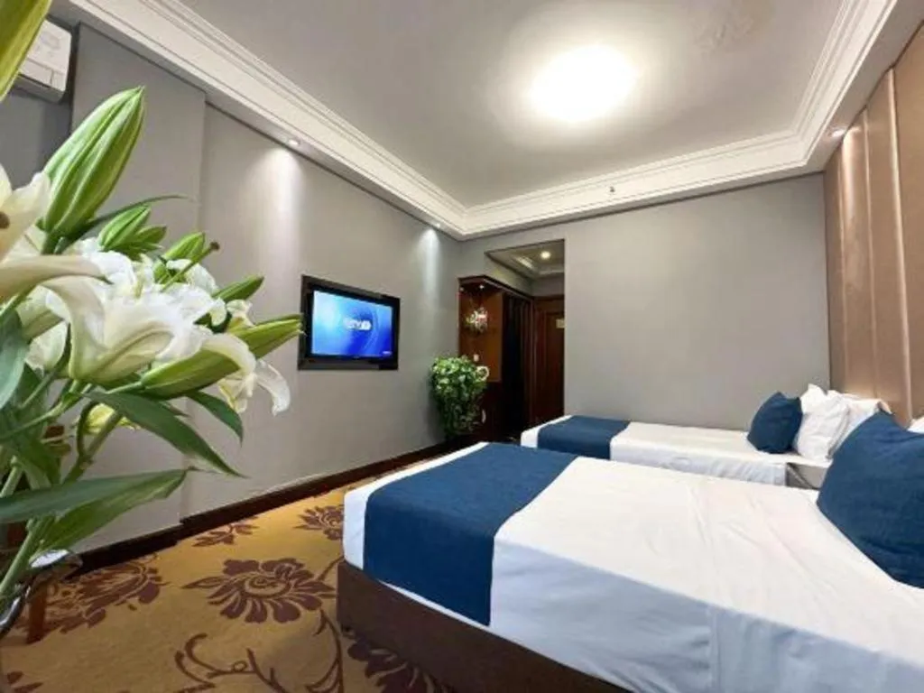 Bed in Dunhuang Dunhe Hotel